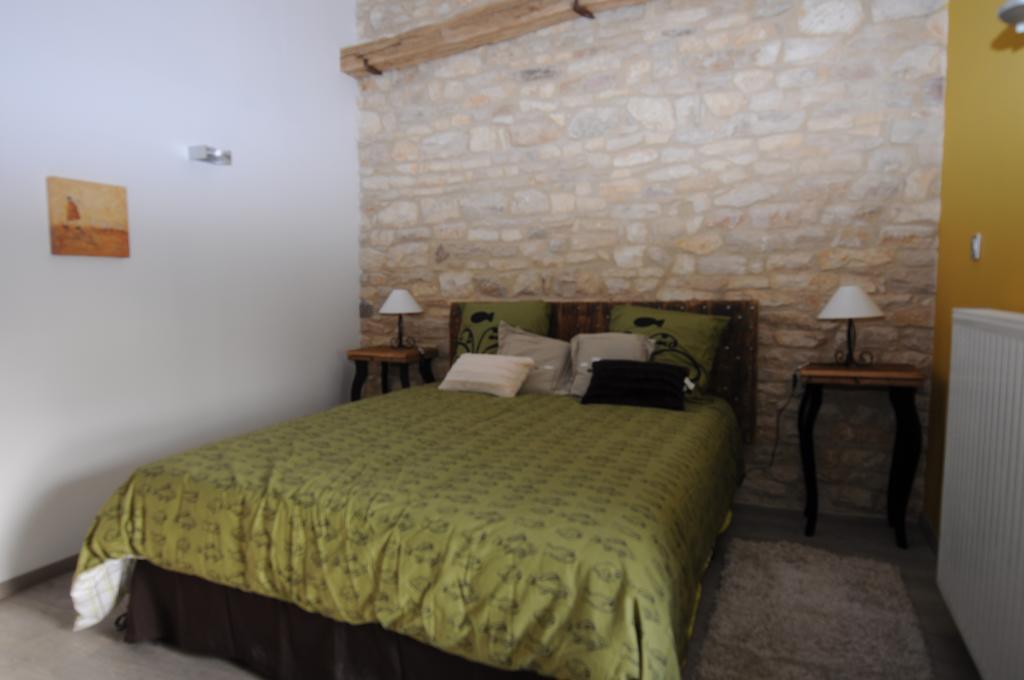 Le Clos De Fernande Corcelles-les-Arts Rum bild